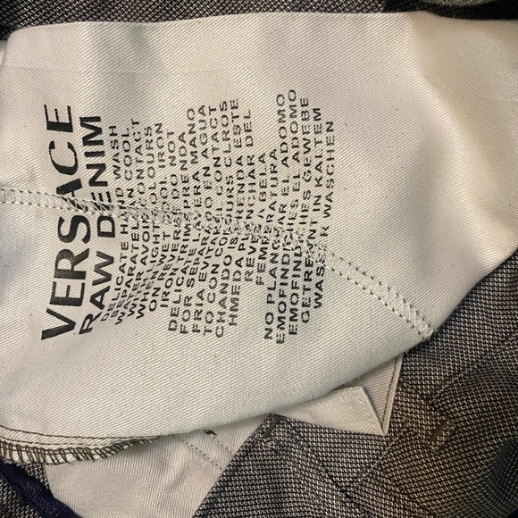 Versace - Picture 8 of 9